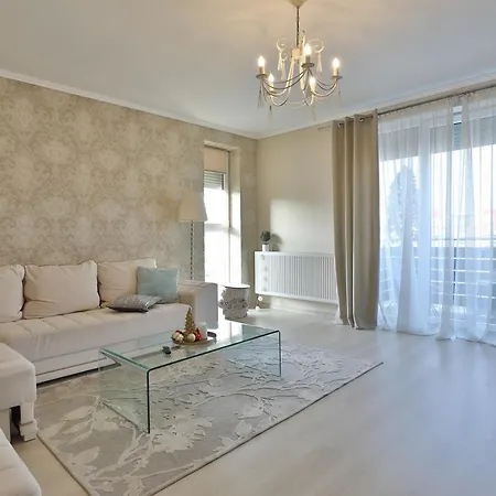 Lara Luxury Apartment B6 * Brasov