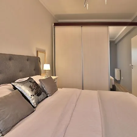 Apartment Lara Luxury Apartment B6 *