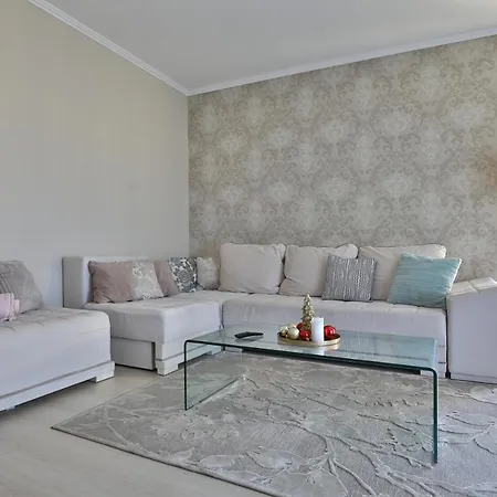 Lara Luxury Apartment B6 Apartment Brasov